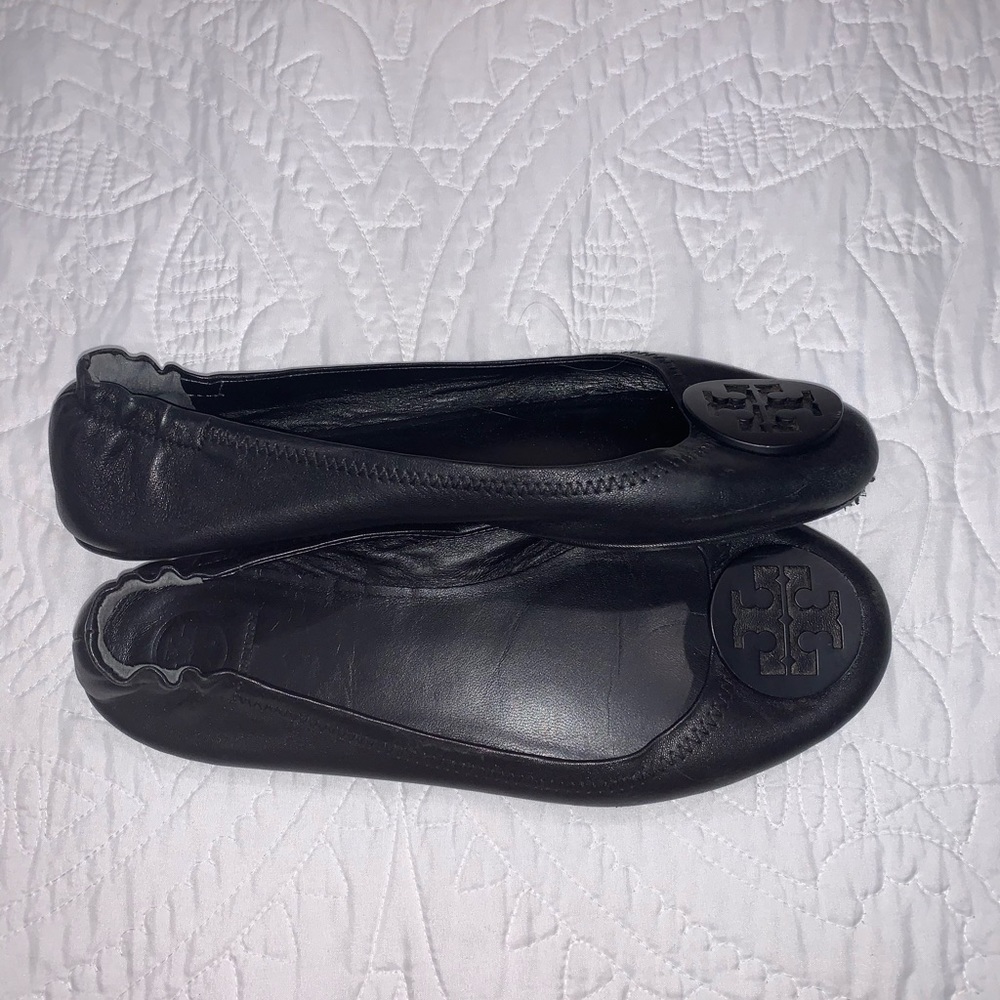 Classic black tory burch flats